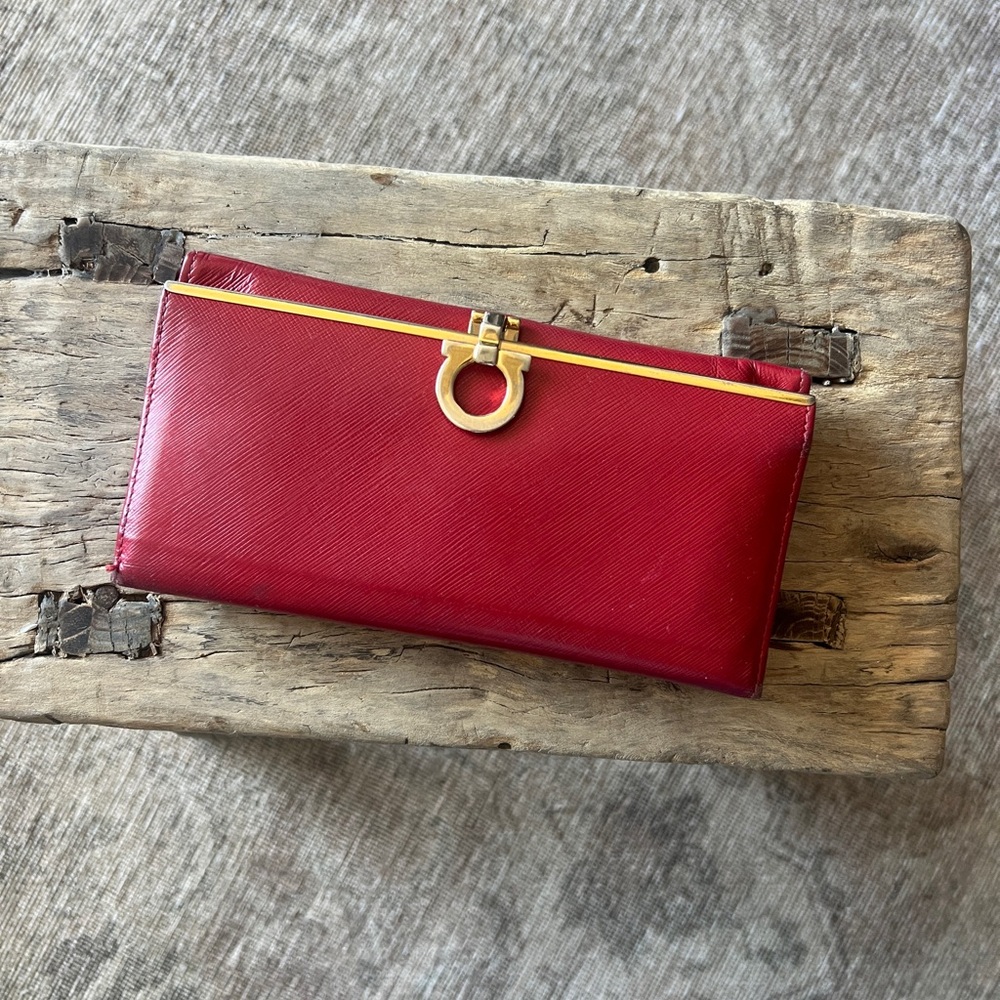 SALVATORE FERRAGAMO / GANCINI WALLET / RED